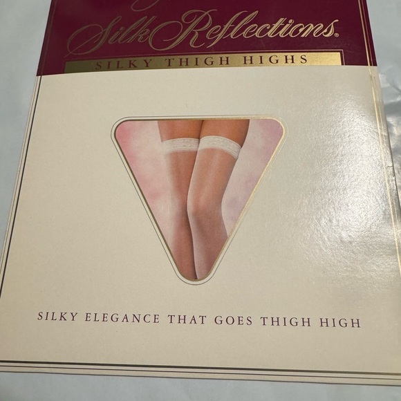 Hanes Silk Reflections Hosiery Size CD Pearl, Jet, Barely There, Navy NWT - Picture 5 of 15
